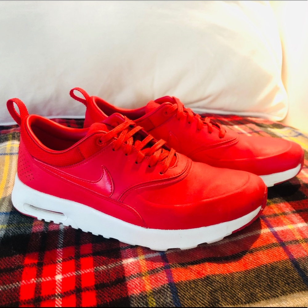 University Red Nike Air Max Thea
